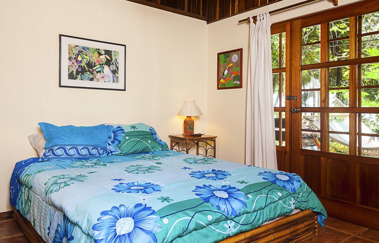 Coconut Grove Oceanfront Cottages Dominical Exterior foto